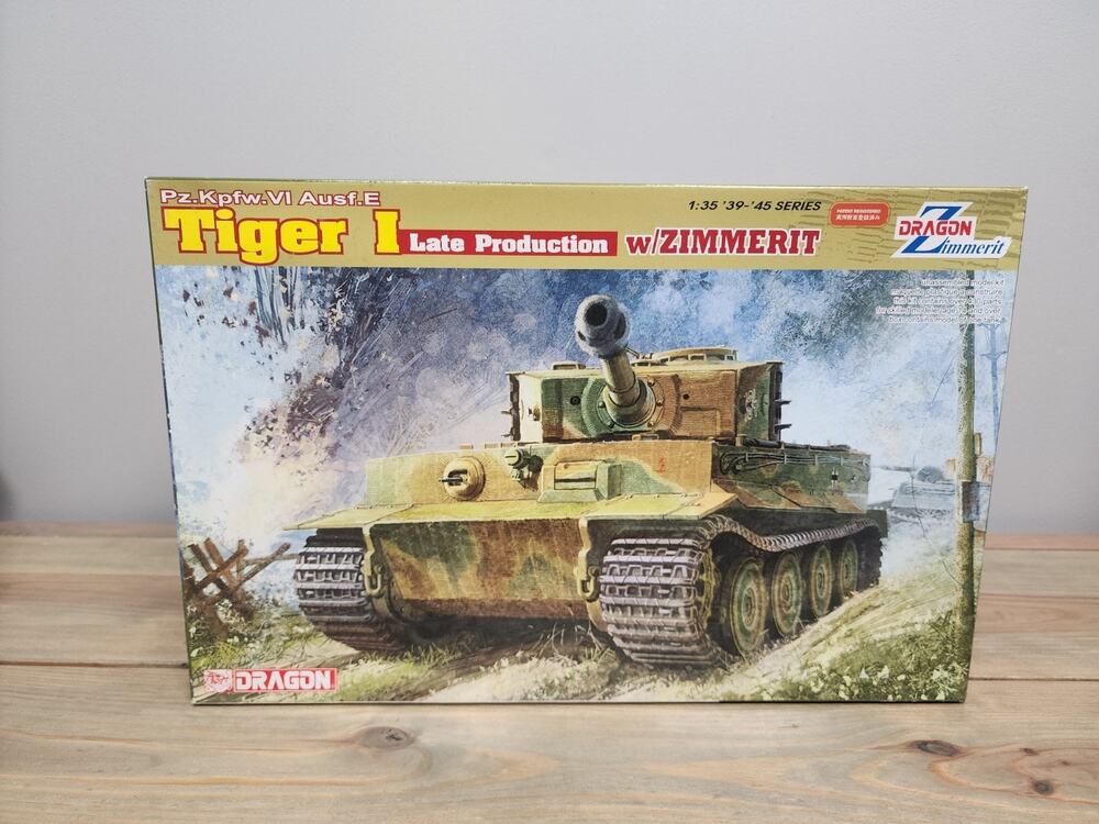 Dragon 1:35 Tiger I Late Production w/ Zimmerit Plastic Tank Model Kit 6383